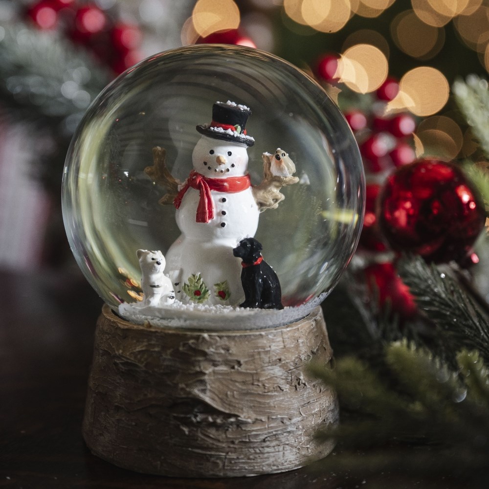 Snowman and friends snowglobe