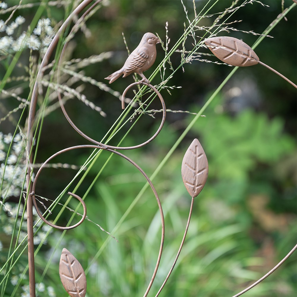 Bird & leaf metal garden trellis - rust