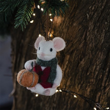 Felt mouse with pumpkin