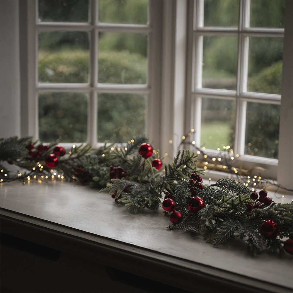 Bauble decorated garland