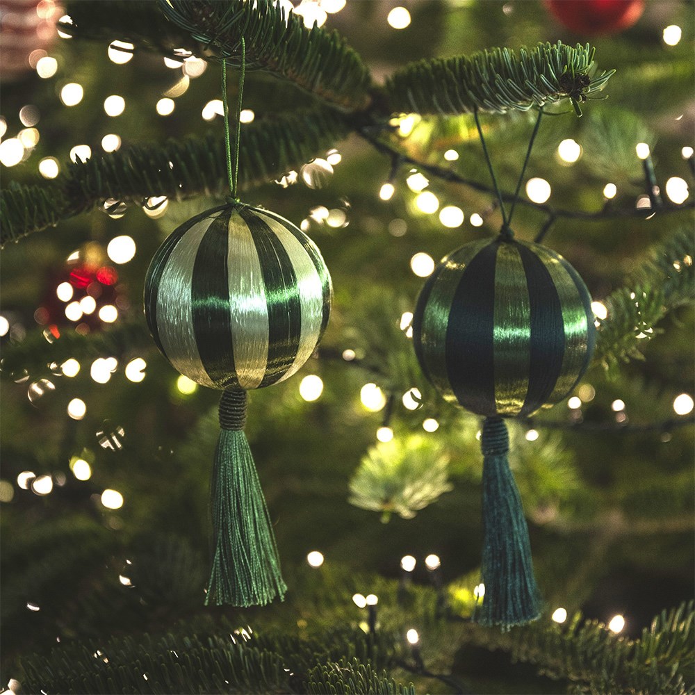 Tassel striped baubles