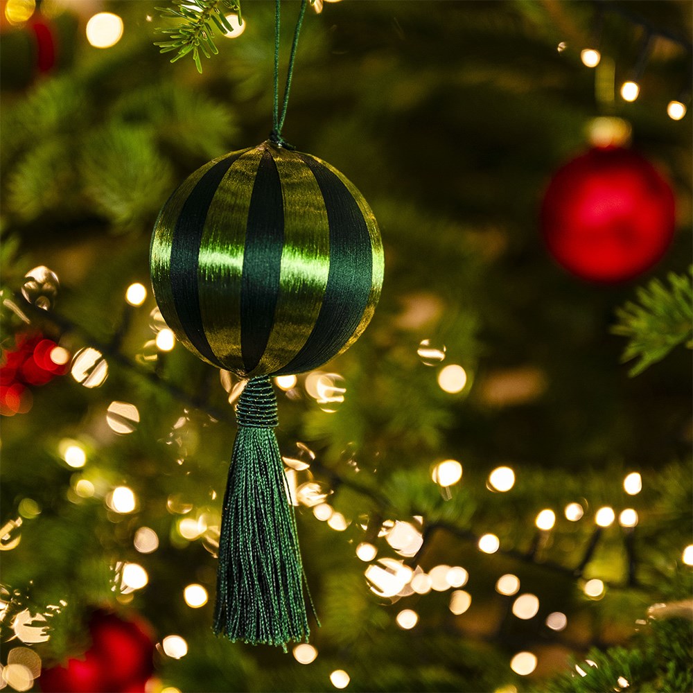 Tassel striped baubles