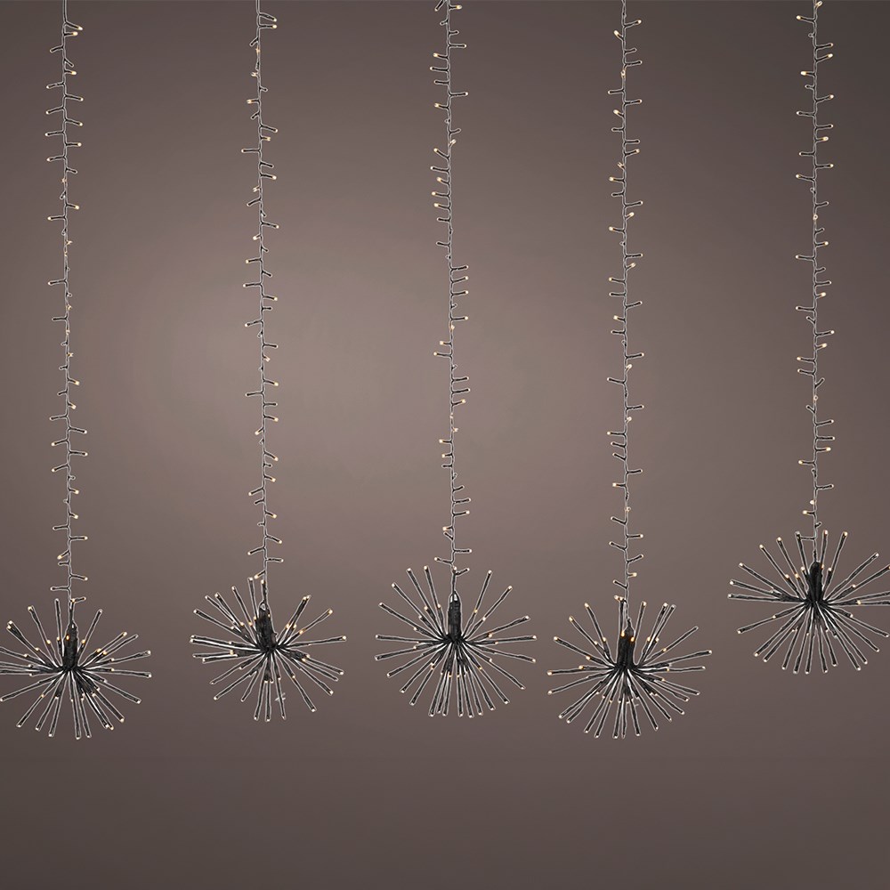 Indoor/outdoor hanging cascade lights