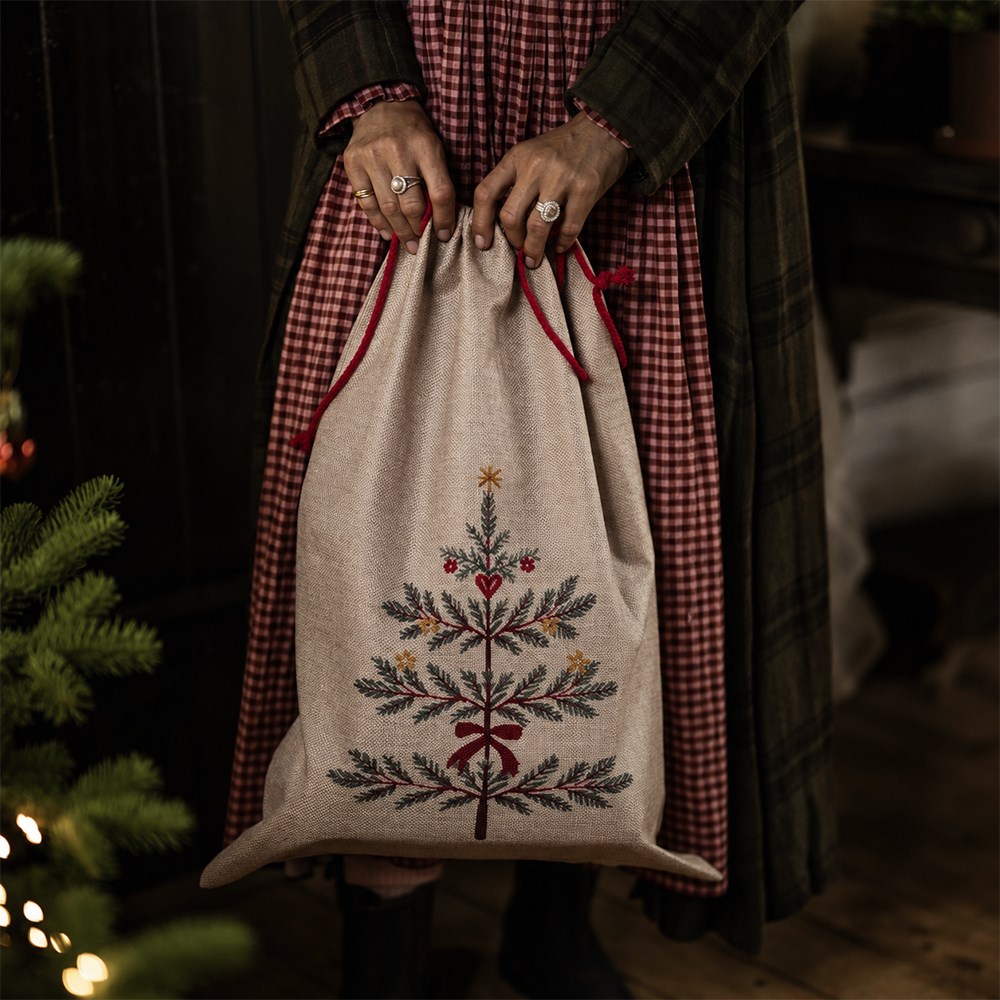 Tree detail present sack
