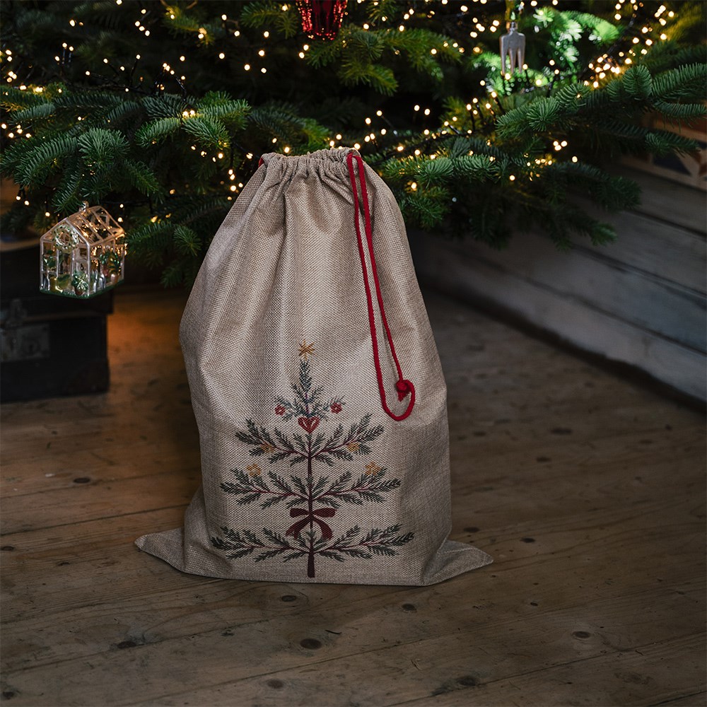 Tree detail present sack
