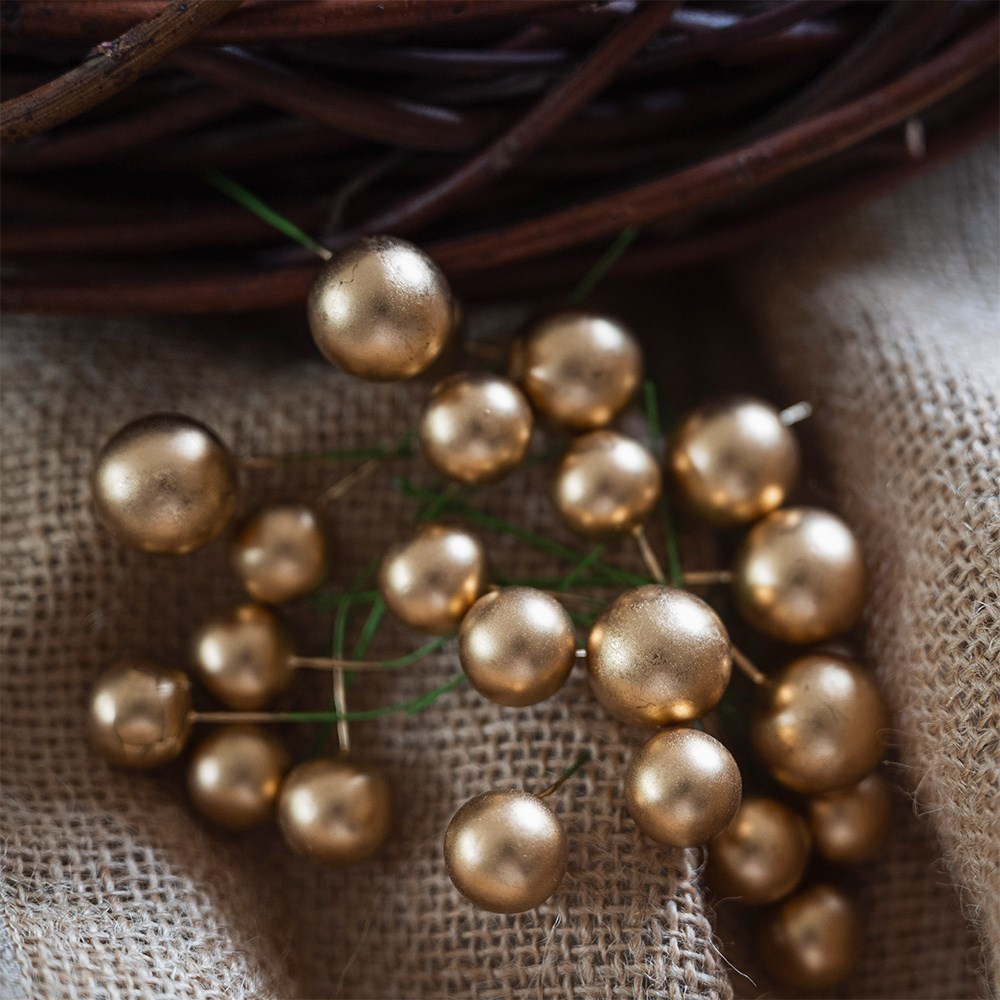 Gold berry picks