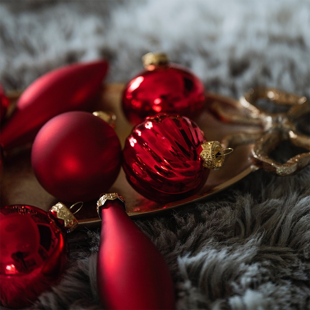 Red shaped baubles - box of 10