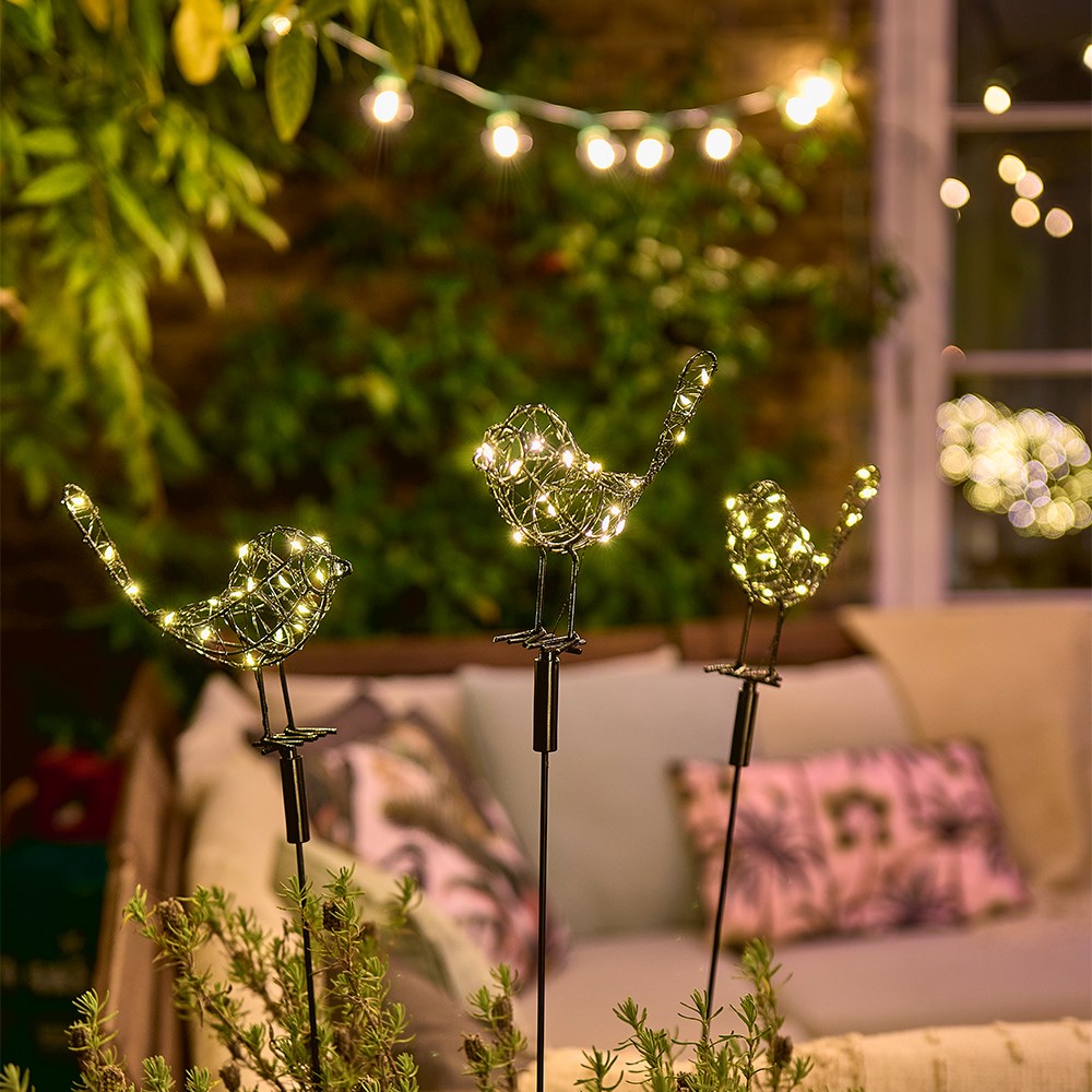 Solar robin stake light