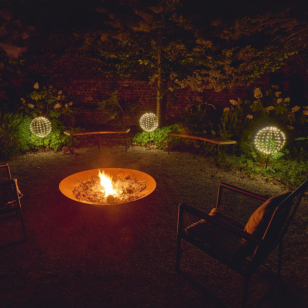 Solar sphere stake light - copper